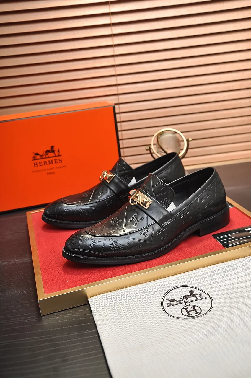 Men's shoes💰480💶[HERMES] (sheepskin lining)🍀Italian top luxury🍀He does not pursue novel styles and gorgeous colors, but attracts the favor of successful men with his flawless, elegant and classic style! This very, very comfortable, simple and stable style makes it easy to match any style! The pattern is absolutely 1:1 refined from the original case, and we strive for excellence in materials, imported cowhide + cowhide lining💪💪💪extraordinary texture👍! .Black brown code number: 38 to 45 (45 customized)